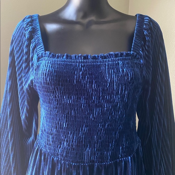 BloomChic Fabulous Blue Velvet Blouse - Picture 4 of 13